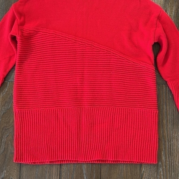 Vince Camuto Medium red sweater - Picture 2 of 4